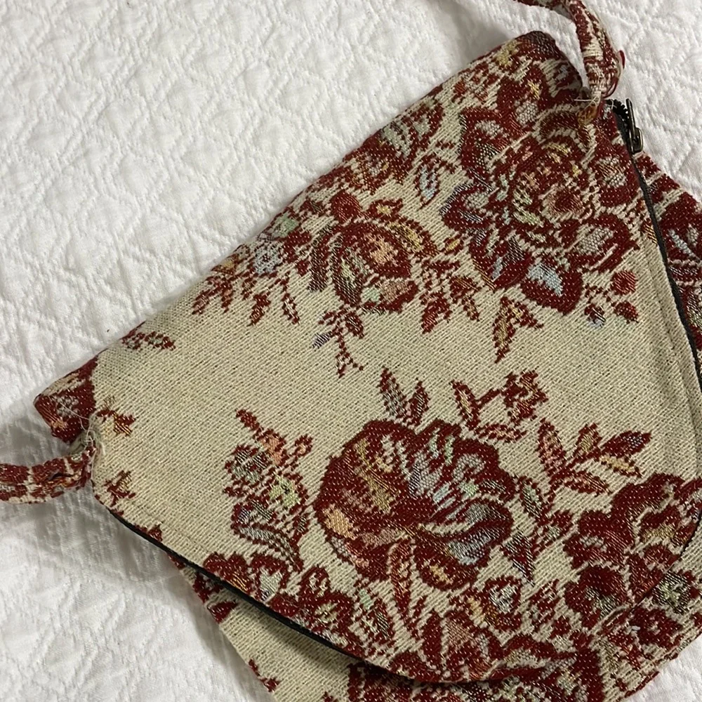 Tapestry boho hippie style hobo purse bag burgundy floral long strap cross body